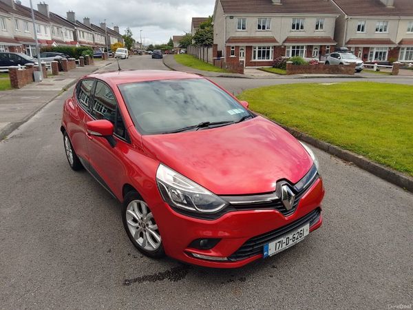 Renault Clio Hatchback, Petrol, 2017, Red