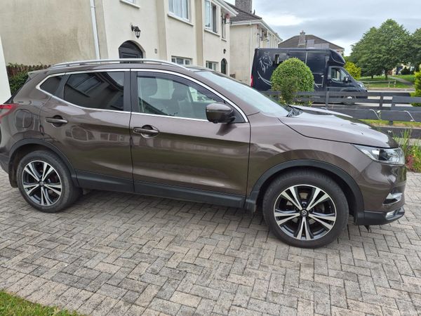 Nissan Qashqai MPV, Diesel, 2019, Brown
