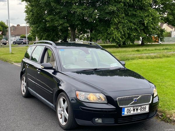 Volvo V50 Estate, Petrol, 2006, Black