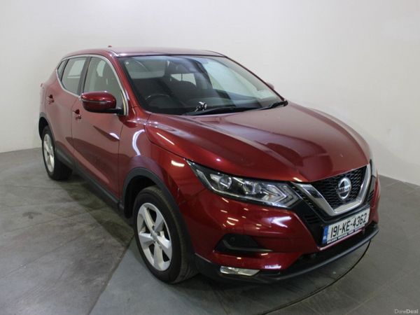 Nissan Qashqai Hatchback, Diesel, 2019, Red