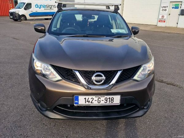Nissan Qashqai Hatchback, Diesel, 2014, Brown