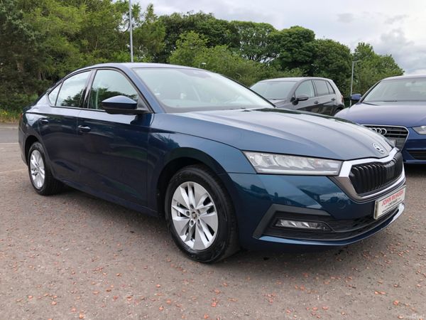 Skoda Octavia Hatchback, Diesel, 2022, Blue
