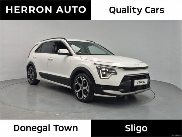 Kia Niro SUV, Petrol Hybrid, 2023, White