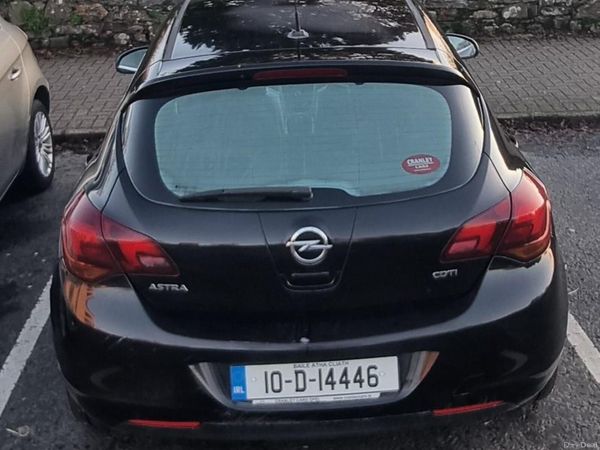 Opel Astra Hatchback, Diesel, 2010, Black