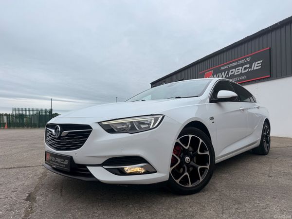 Vauxhall Insignia Hatchback, Diesel, 2018, White