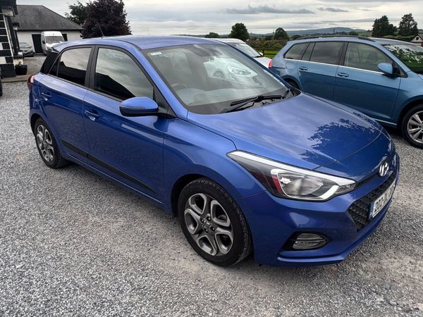 Hyundai i20 Hatchback, Petrol, 2020, Blue