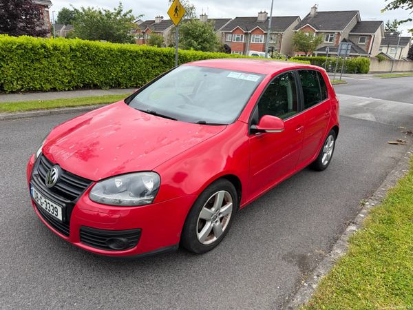Volkswagen Golf Hatchback, Petrol, 2008, Red