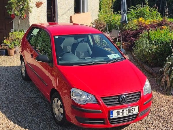 Volkswagen Polo Hatchback, Petrol, 2010, Red