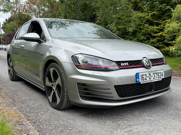 Volkswagen Golf Hatchback, Petrol, 2016, Silver