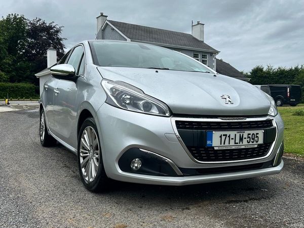 Peugeot 208 Hatchback, Diesel, 2017, Silver