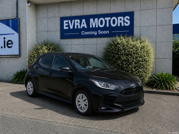 Toyota Yaris Hatchback, Petrol Hybrid, 2023, Black
