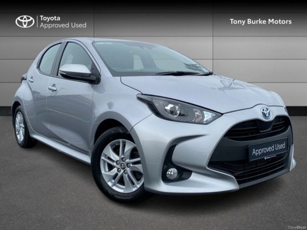 Toyota Yaris Hatchback, Petrol Hybrid, 2022, Silver