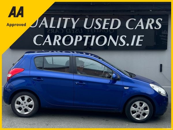 Hyundai i20 Hatchback, Petrol, 2011, Blue
