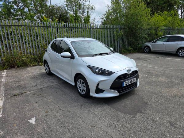 Toyota Yaris Hatchback, Petrol, 2023, White