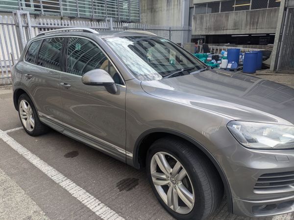 Volkswagen Touareg SUV, Diesel, 2013, Grey