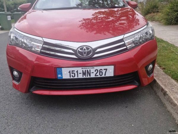 Toyota Corolla Saloon, Petrol, 2015, Red
