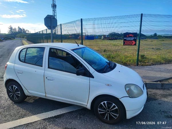Toyota Yaris Hatchback, Petrol, 2002, White