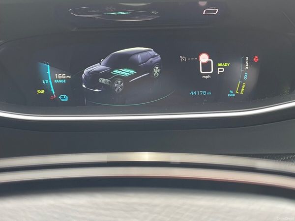 Peugeot 2008 MPV, Electric, 2023, Red