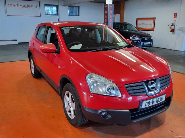 Nissan Qashqai Hatchback, Petrol, 2009, Red