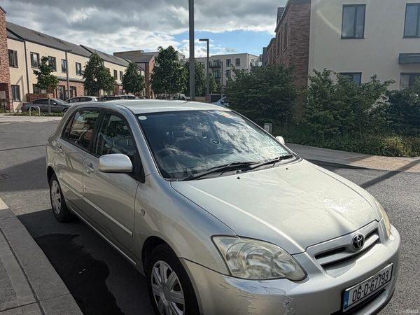 Toyota Corolla Hatchback, Petrol, 2006, Silver
