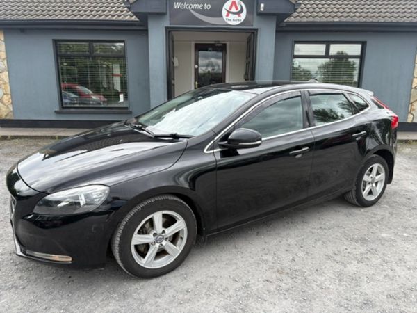Volvo V40 Hatchback, Diesel, 2013, Black