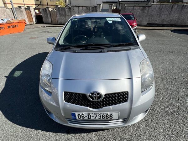 Toyota Yaris Hatchback, Petrol, 2006, Silver
