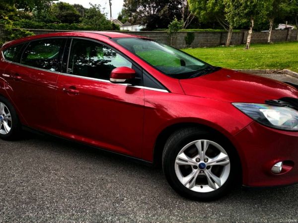 Ford Focus Hatchback, Diesel, 2011, Red