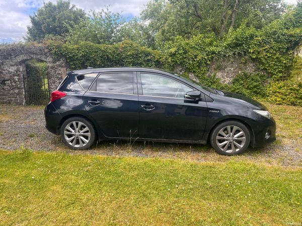 Toyota Auris Hatchback, Petrol Hybrid, 2014, Grey