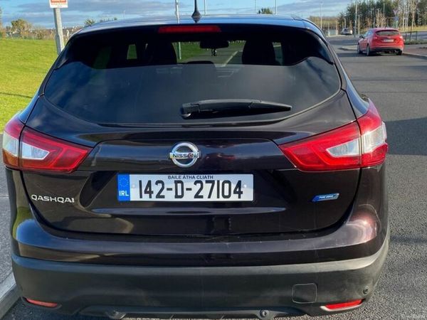 Nissan Qashqai Hatchback, Diesel, 2014, Black