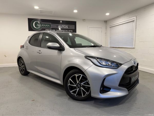 Toyota Yaris Hatchback, Petrol Hybrid, 2022, Silver