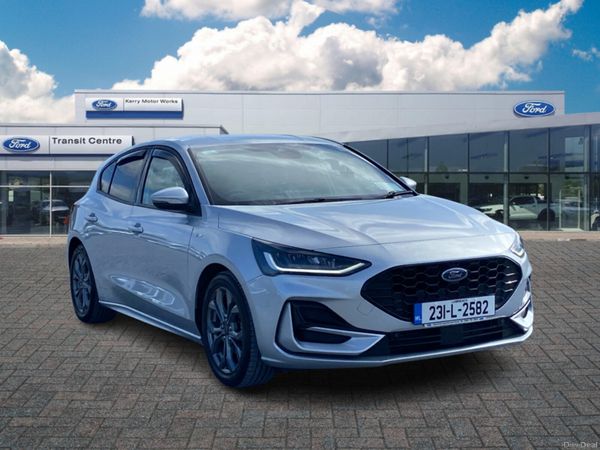 Ford Focus Hatchback, Petrol, 2023, Grey