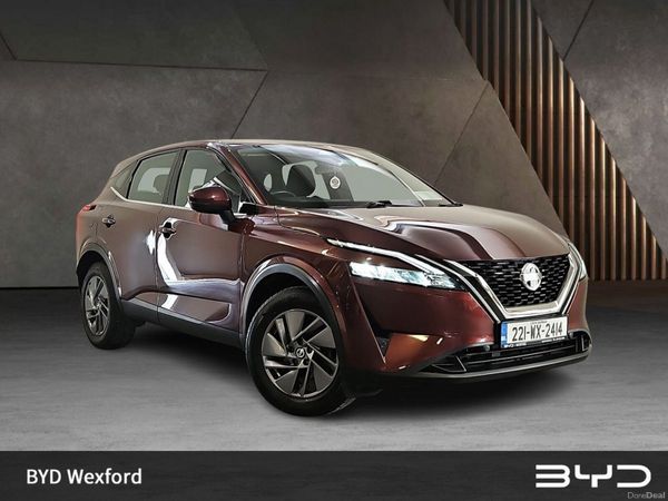 Nissan Qashqai MPV, Petrol, 2022, Red
