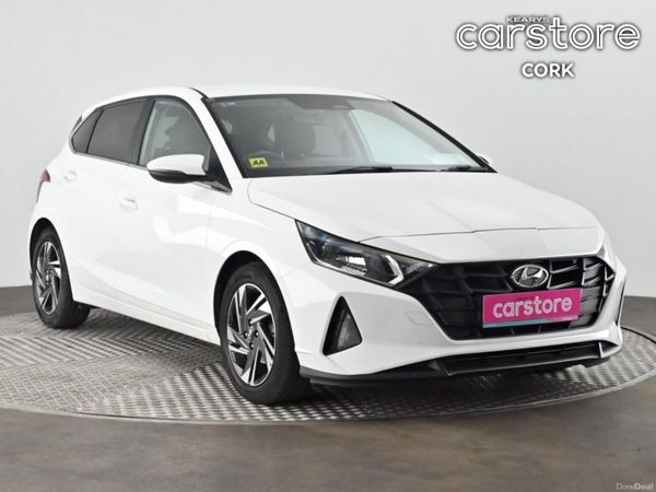 Hyundai i20 Hatchback, Petrol, 2023, White