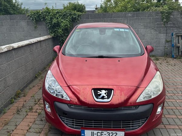 Peugeot 308 Hatchback, Diesel, 2011, Red