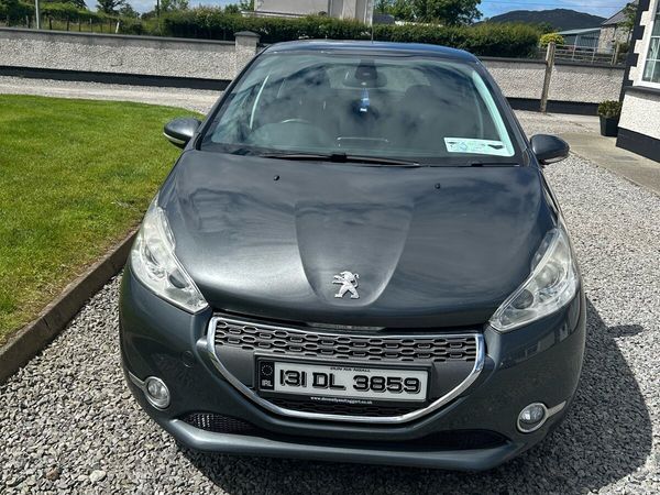 Peugeot 208 Hatchback, Diesel, 2013, Grey