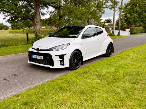 Toyota Yaris Hatchback, Petrol, 2021, White