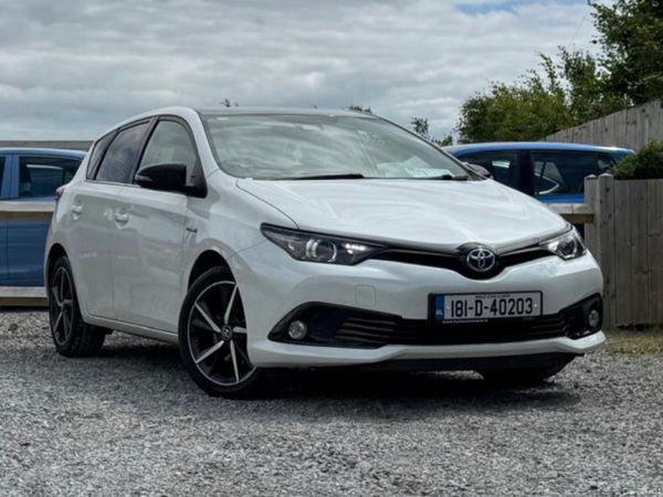 Toyota Auris MPV, Petrol Hybrid, 2018, White