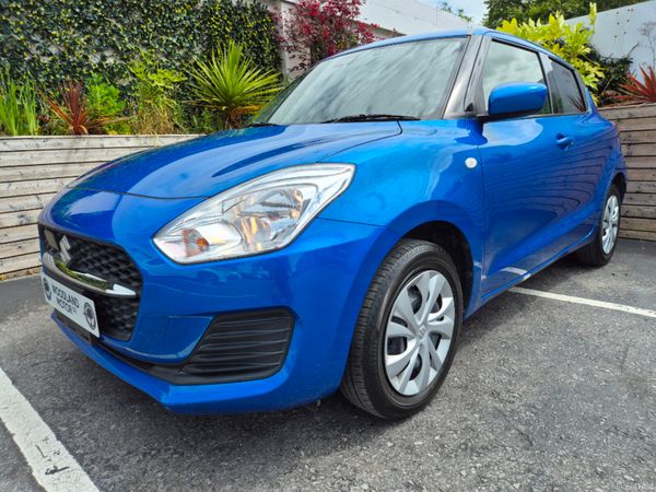 Suzuki Swift Hatchback, Petrol, 2023, Blue
