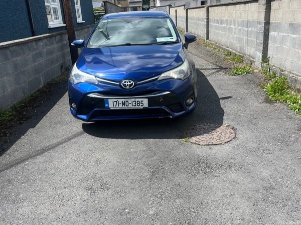 Toyota Avensis Saloon, Diesel, 2017, Blue