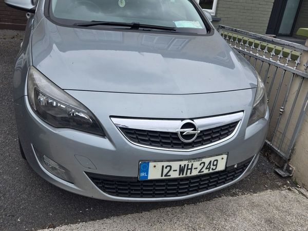 Opel Astra MPV, Diesel, 2012, Silver