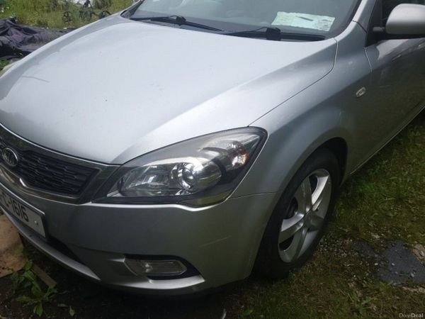Kia Ceed Estate, Diesel, 2011, Silver