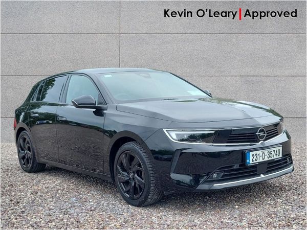 Opel Astra Hatchback, Petrol, 2023, Black
