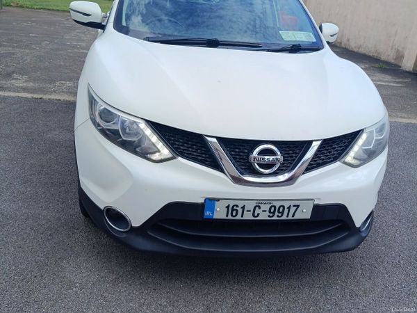 Nissan Qashqai Hatchback, Diesel, 2016, White