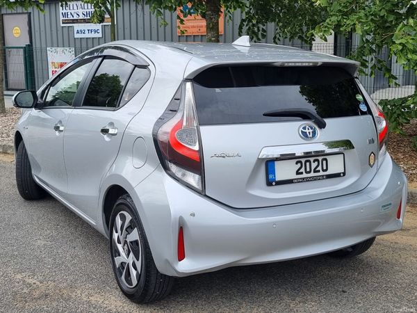 Toyota Aqua Hatchback, Petrol Hybrid, 2020, Silver
