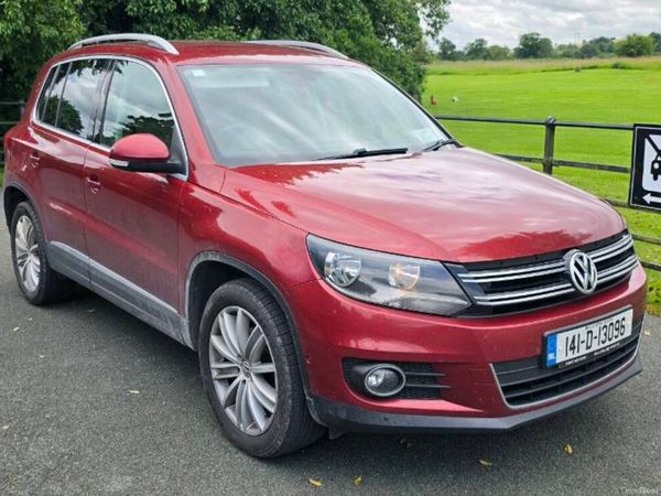 Volkswagen Tiguan SUV, Diesel, 2014, Red