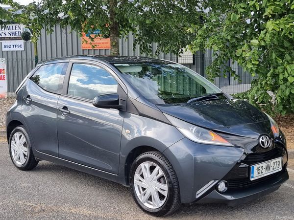 Toyota Aygo Hatchback, Petrol, 2015, Grey