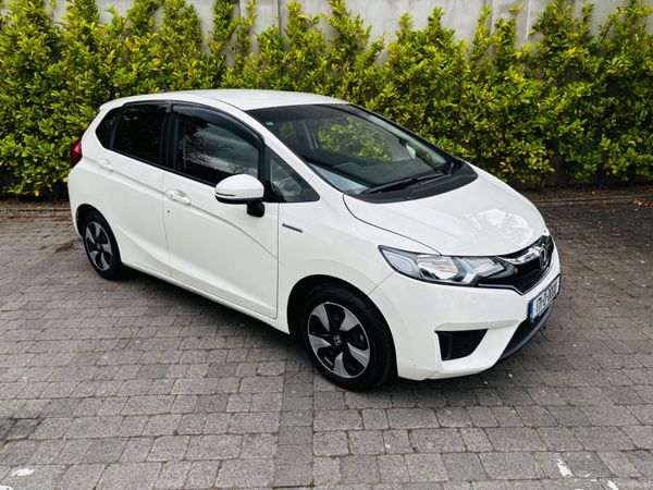Honda Fit Hatchback, Petrol Hybrid, 2017, Silver