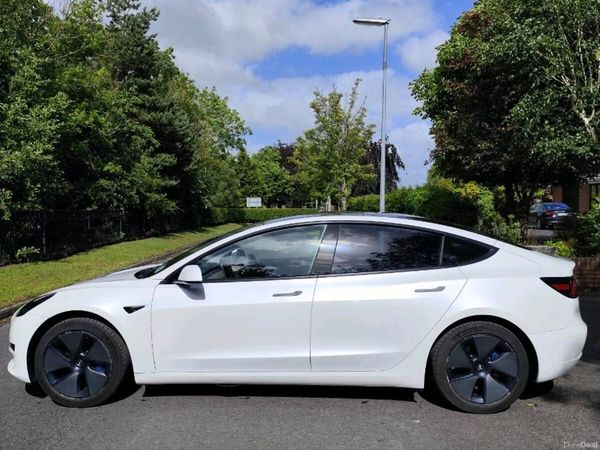 Tesla Model 3 Saloon, Electric, 2021, White