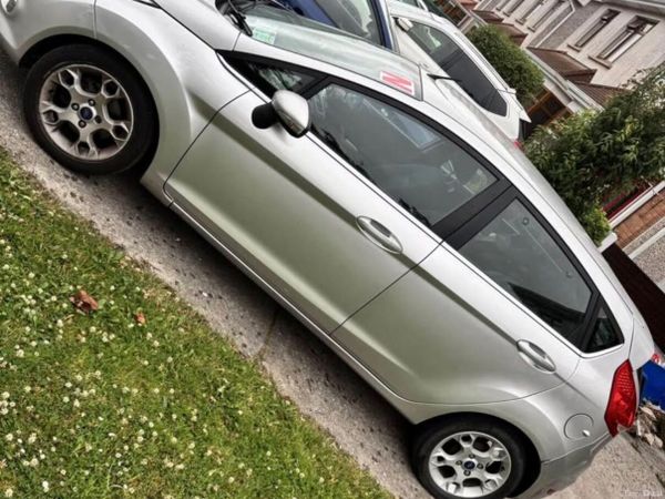 Ford Fiesta Hatchback, Diesel, 2012, Silver