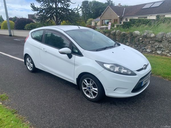 Ford Fiesta Hatchback, Diesel, 2012, White